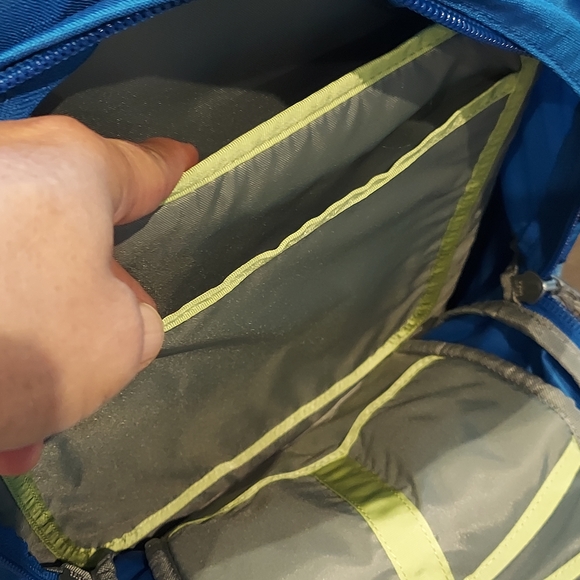 Blue and Yellow Thule Enroute Strut Backpack - Picture 11 of 12